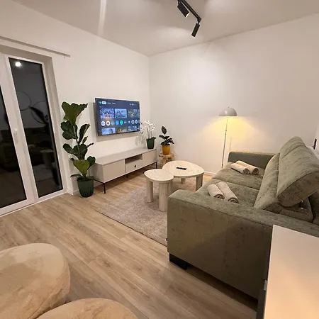Adelia - Apartmánový Dom Pinea - Lia Apartmán