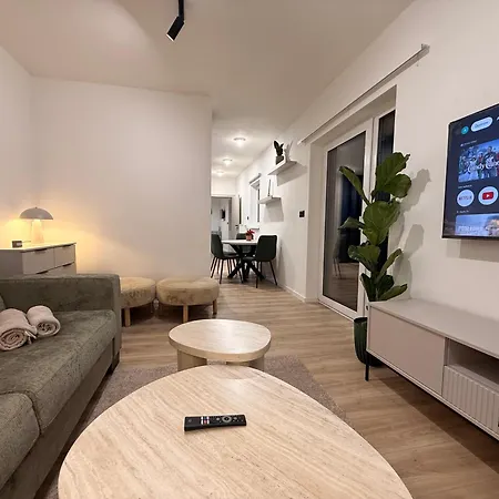 Adelia - Apartmánový Dom Pinea - Lia Nová Lesná